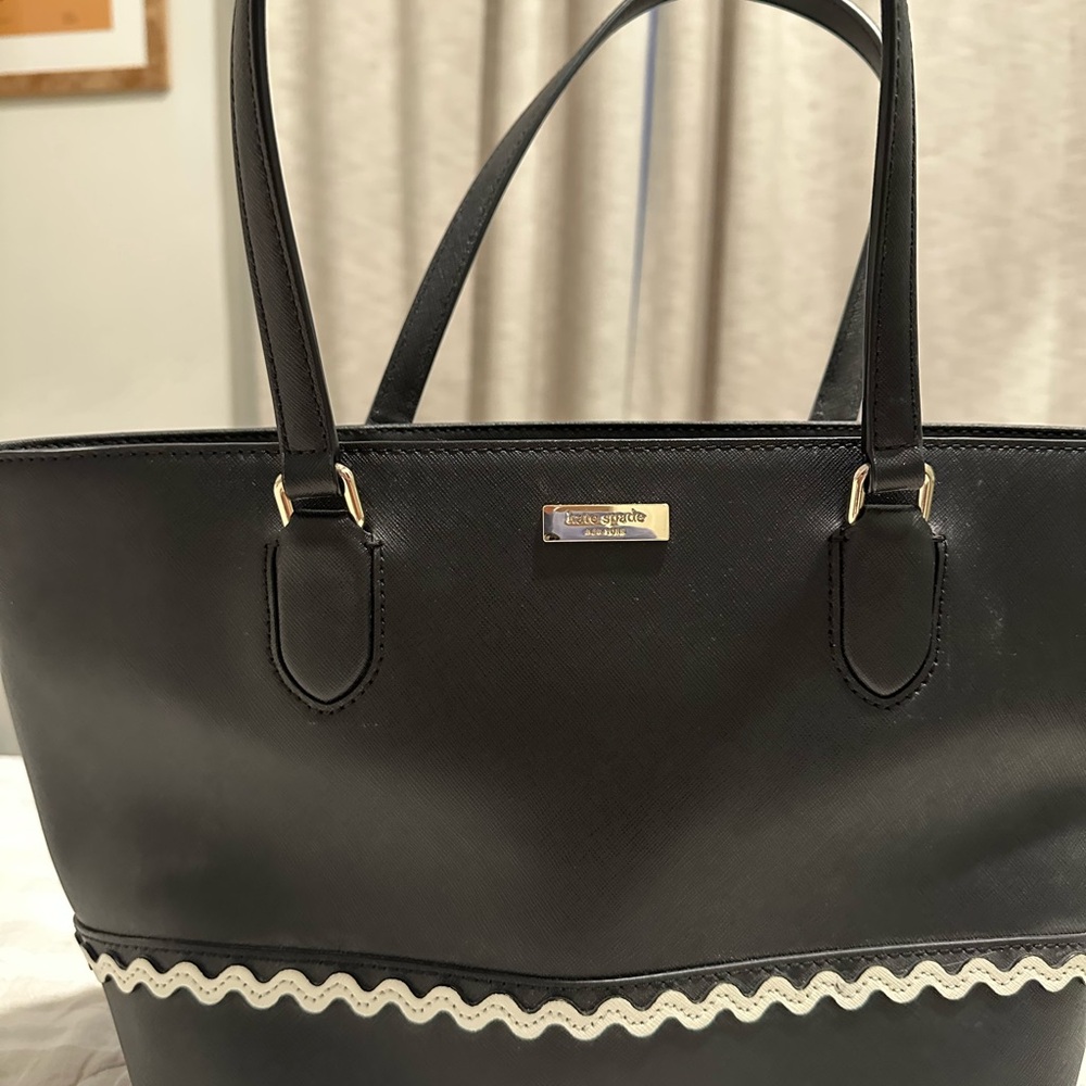 NWOT Kate Spade Black Tote with White Trim - Picture 2 of 2